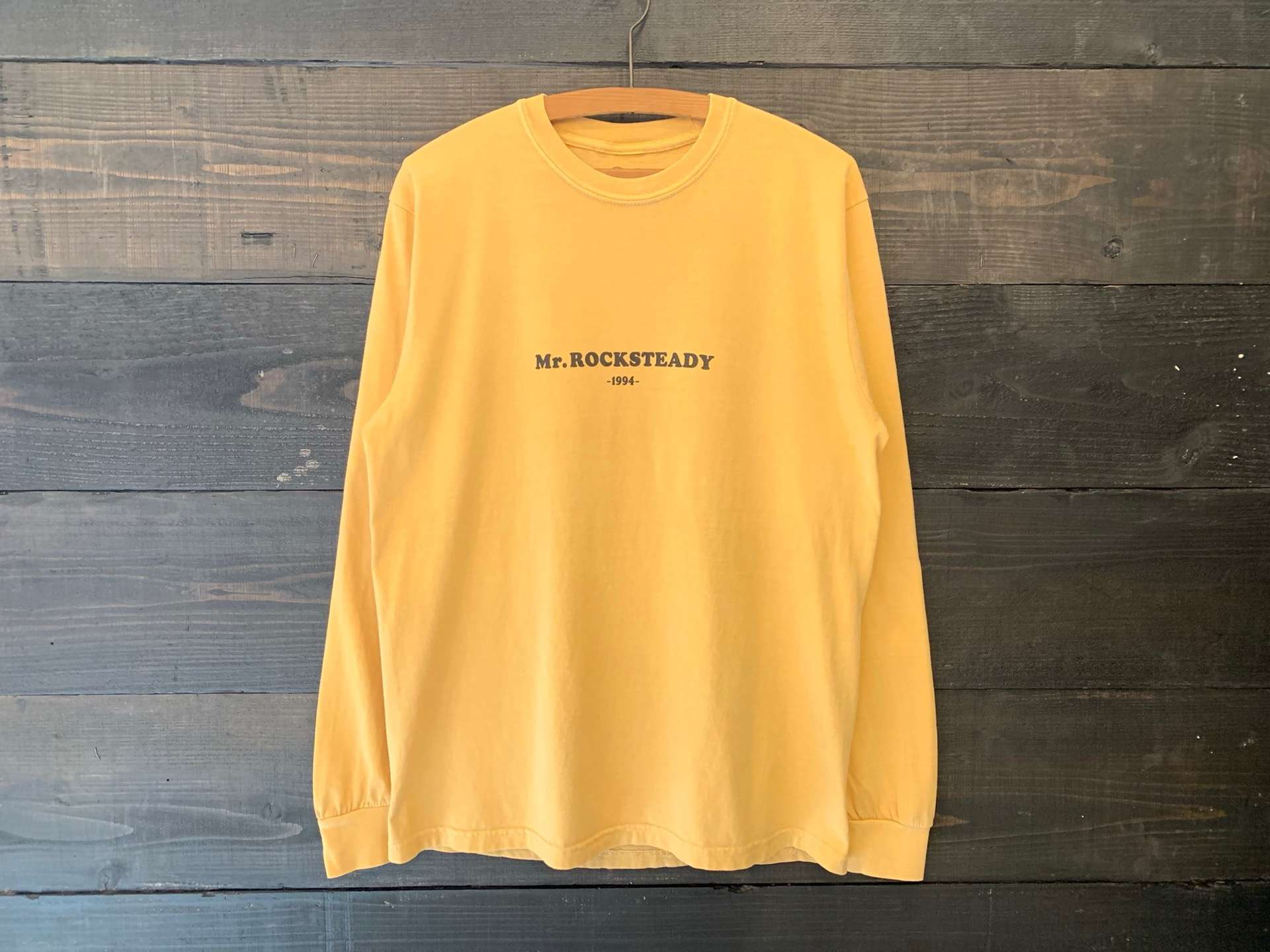 MR.ROCKSTEADY L/S T-SHIRTS (MUSTARD)<br>¥5,940(税込)
